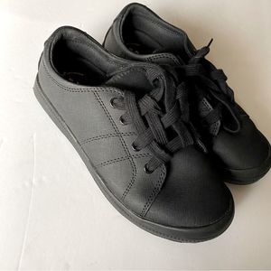 TredSafe Boys Slip Resistant lace up leather/synthetic shoes- big boys size 5